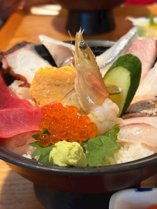 海鮮丼たべた！🤤