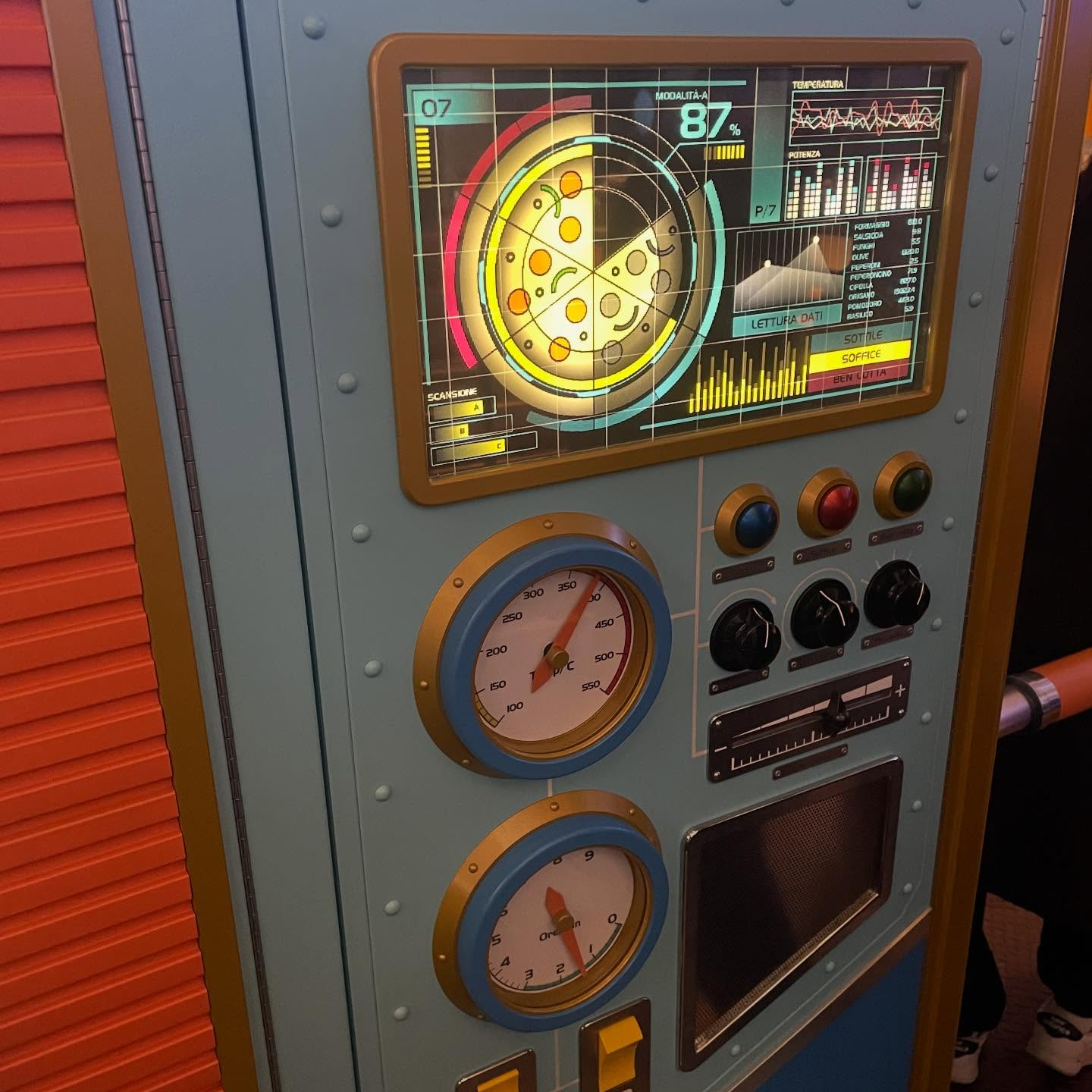 真菜香です！本日の出勤等、リアルタイム情報なら